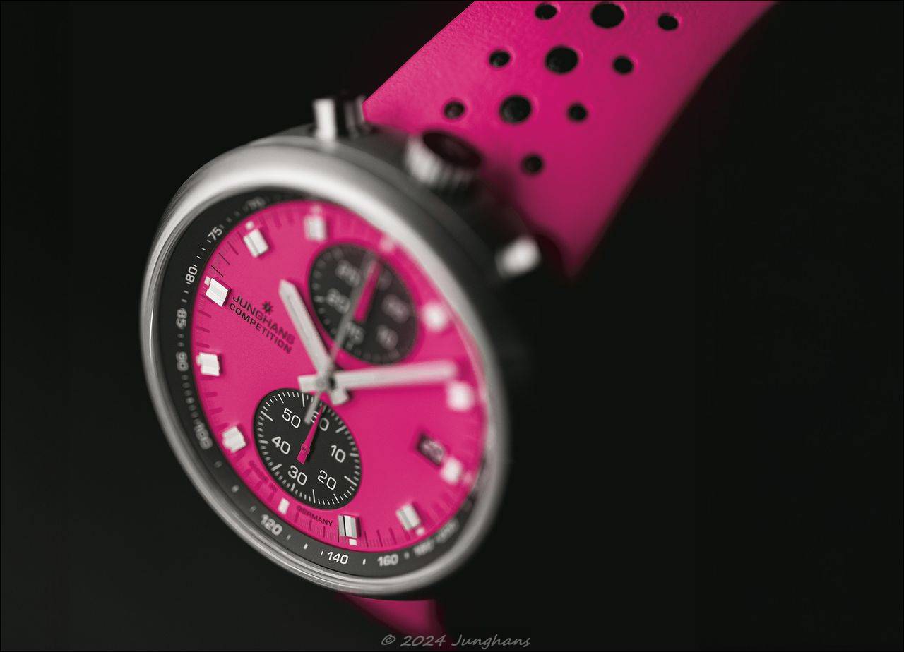Junghans: 1972 Competition Pink Edition