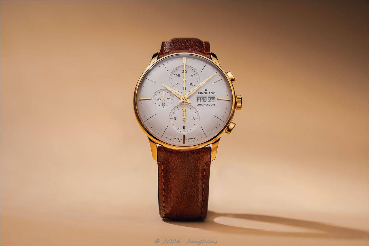 Zeitlose Eleganz in Gold: Die neue Junghans Meister Chronoscope